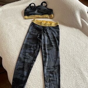 Victoria's Secret workout set Camo green and Gold Sports Bra pants set size S